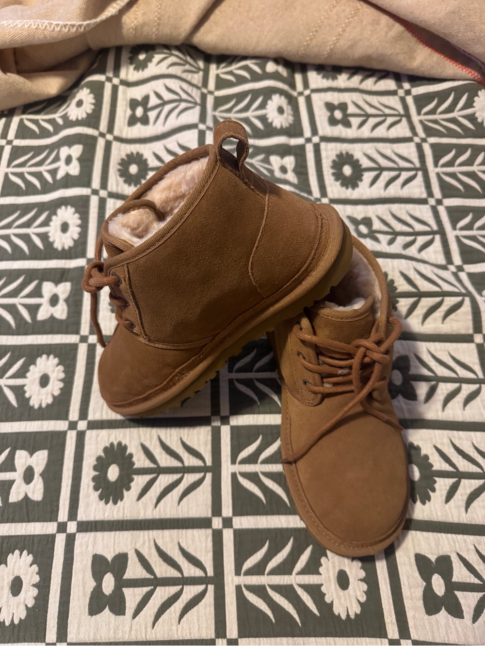 Brand new UGG neumel boot